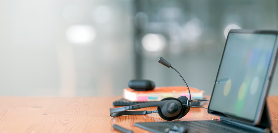voip-telephony-solutions-in-dubai-business-communication with itzone VoIP Telephony Solutions in Dubai for office phone systems, cloud calling, IVR, call recording, and business communication