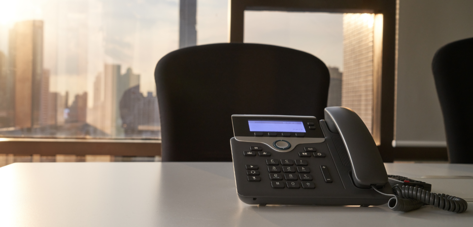 Best VoIP phone system in UAE for small businesses and office communication